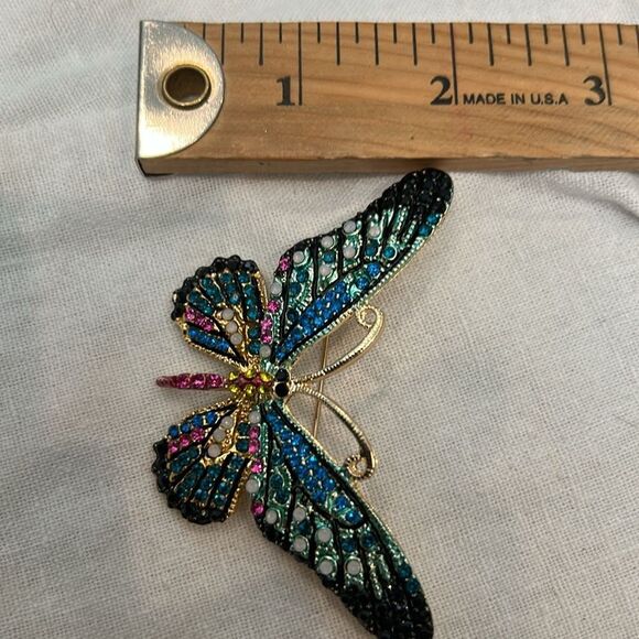Colorful crystals Butterfly Brooch - Picture 4 of 5